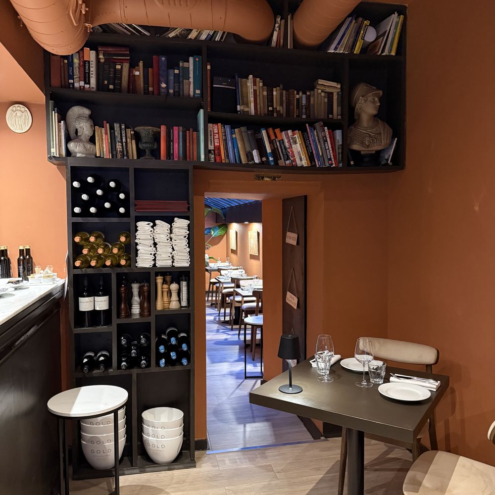 Dining tables at Arianna Trattoria Romana
