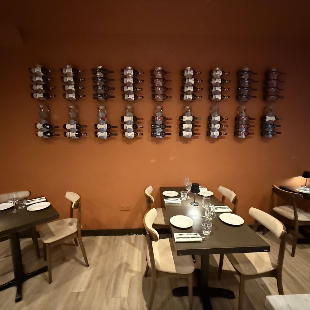 The dining room at Arianna Trattoria Romana in the evening